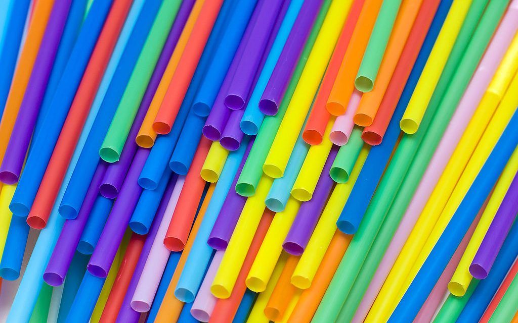 United Becomes the Latest US Airline to Ban Plastic Straws