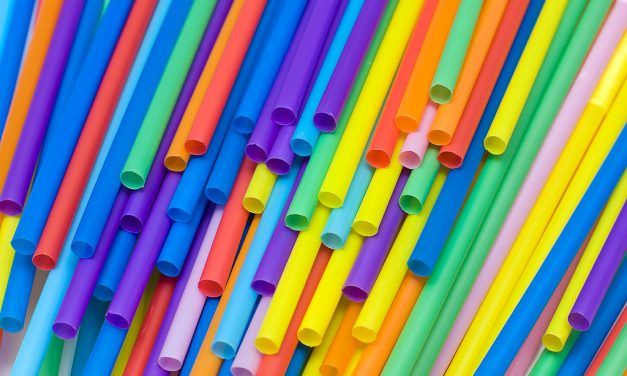 United Becomes the Latest US Airline to Ban Plastic Straws