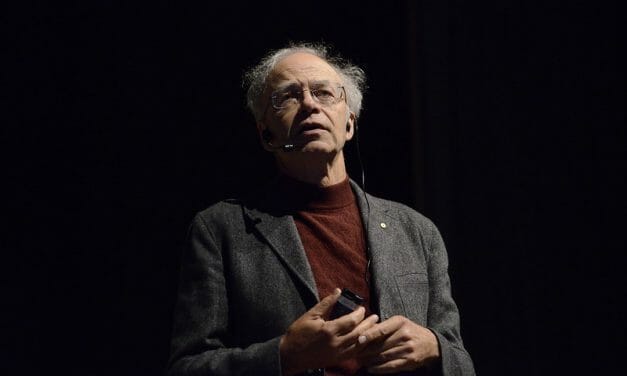 Peter Singer Joins Activists at New Virtual Farmed Animal Conference